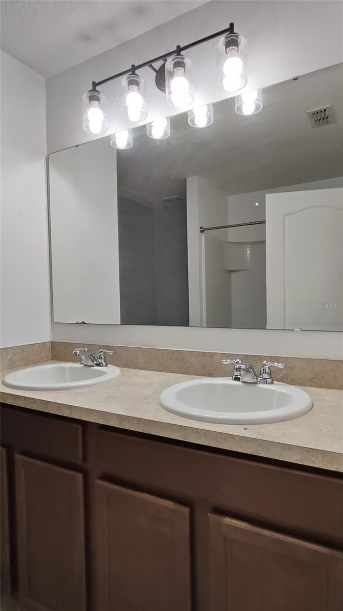 Image 11 of 16 For 1815 Covent Garden Lane