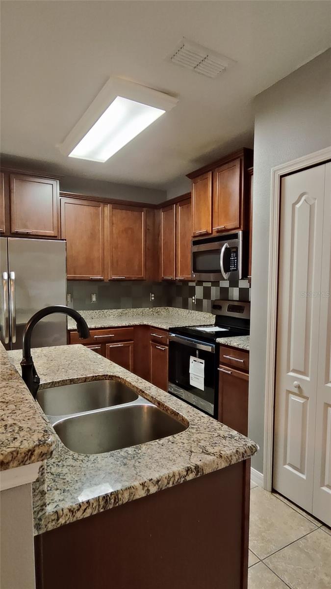 Image 4 of 16 For 1815 Covent Garden Lane