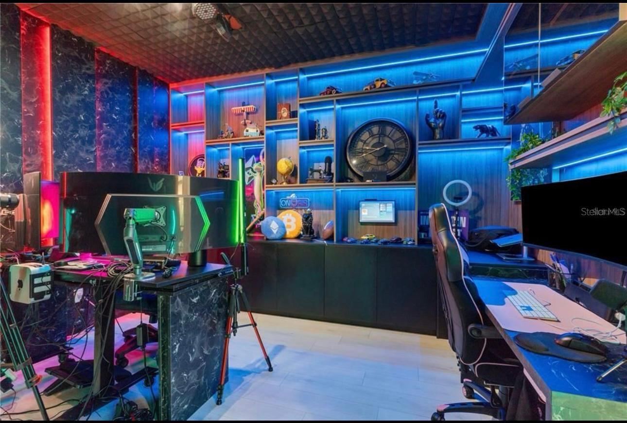 Image 22 of 44 For 8109 Ludington Circle