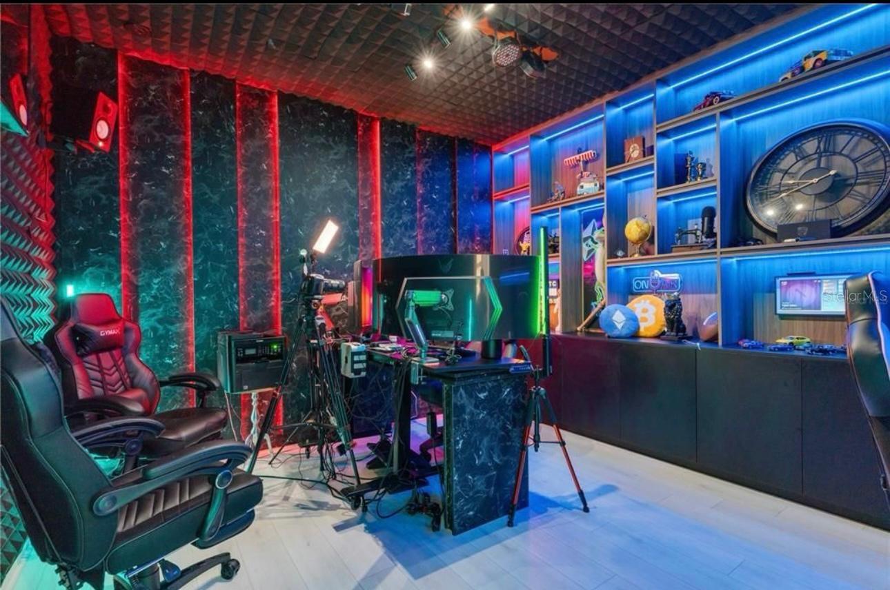 Image 23 of 44 For 8109 Ludington Circle