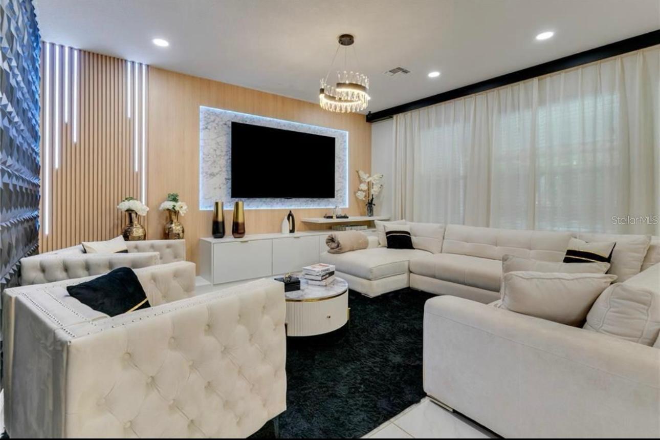 Image 28 of 44 For 8109 Ludington Circle