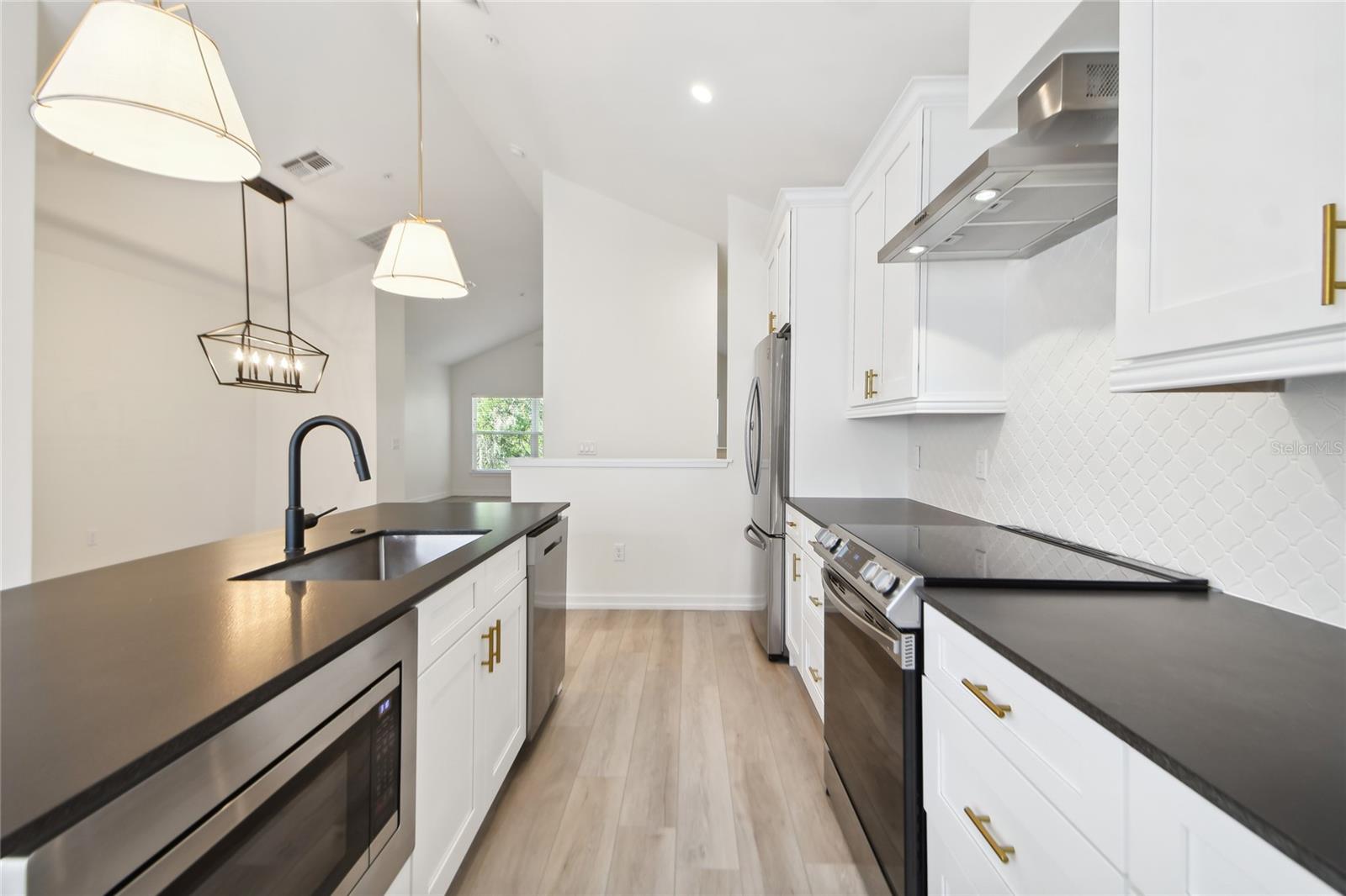 Image 11 of 35 For 1602 Park Lake Street 2