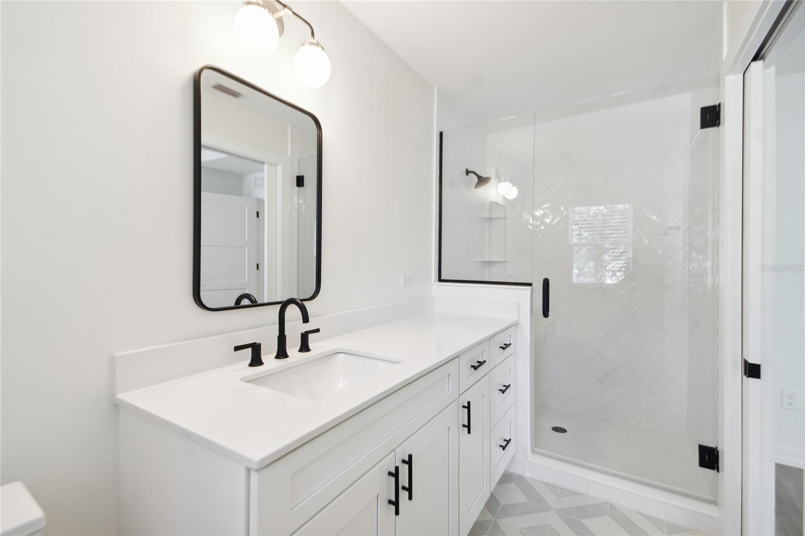 Image 17 of 35 For 1602 Park Lake Street 2