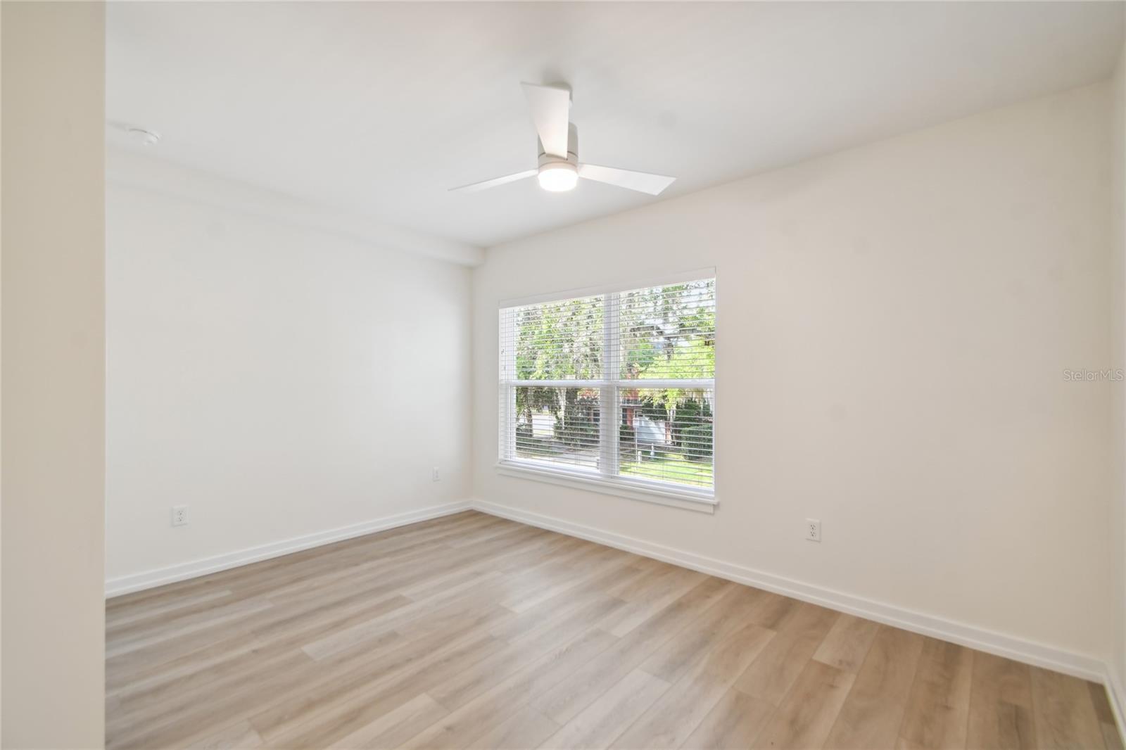 Image 18 of 35 For 1602 Park Lake Street 2