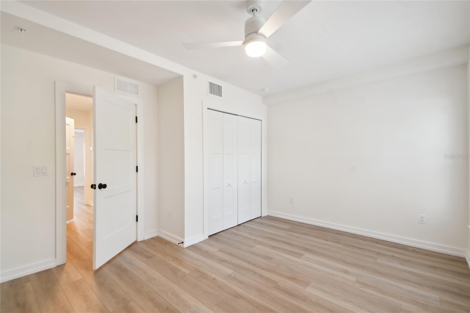 Image 19 of 35 For 1602 Park Lake Street 2