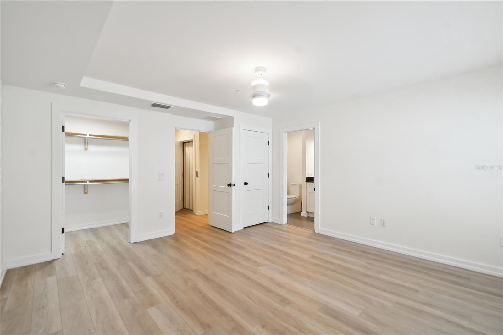 Image 24 of 35 For 1602 Park Lake Street 2