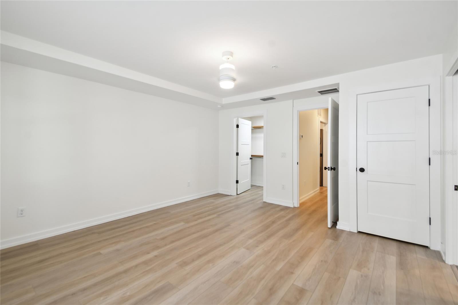 Image 25 of 35 For 1602 Park Lake Street 2