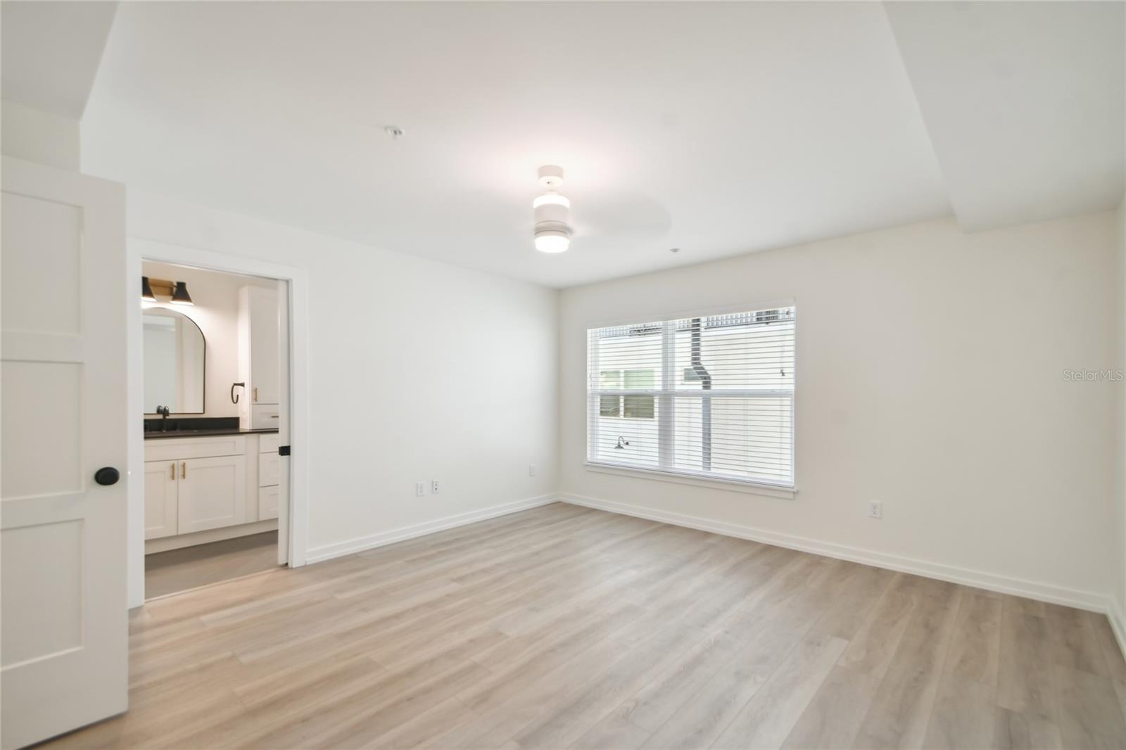 Image 26 of 35 For 1602 Park Lake Street 2