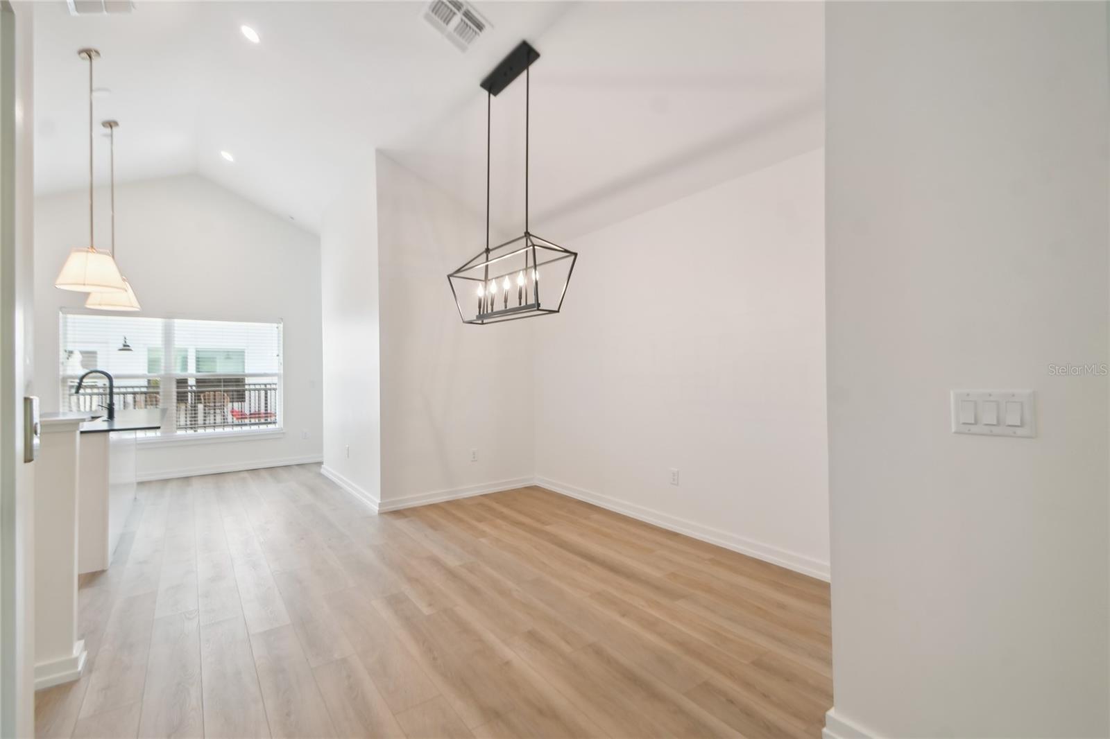 Image 6 of 35 For 1602 Park Lake Street 2