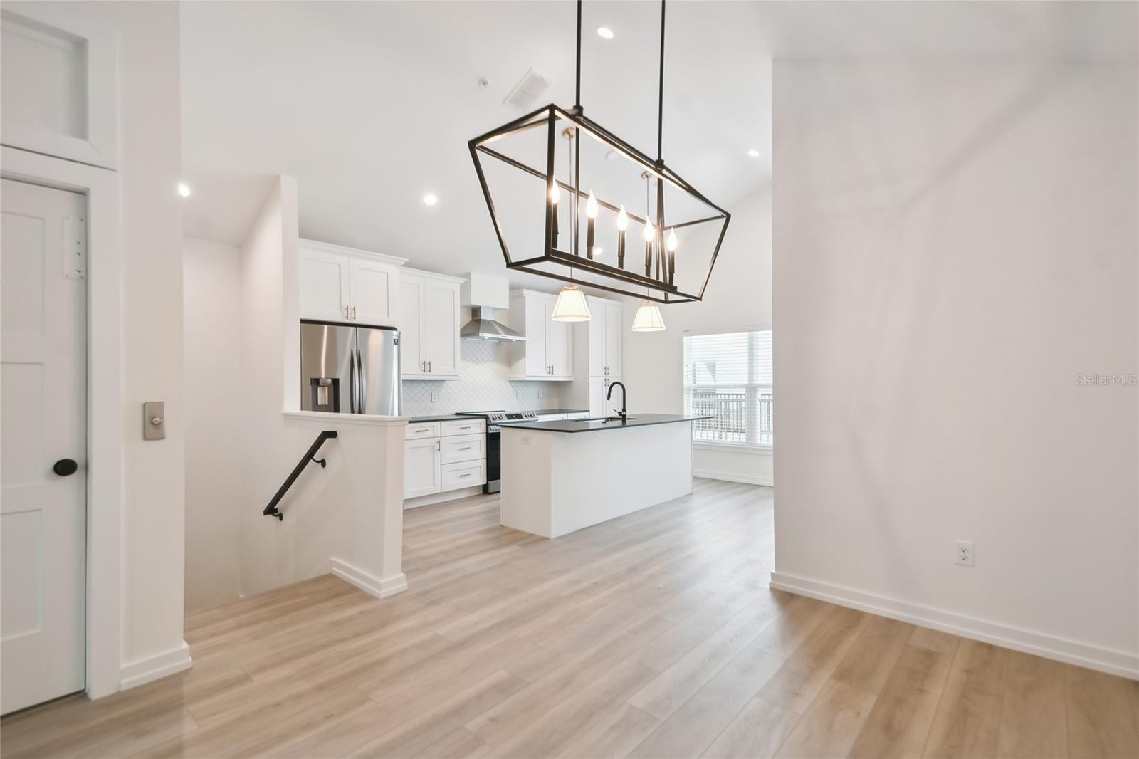 Image 8 of 35 For 1602 Park Lake Street 2