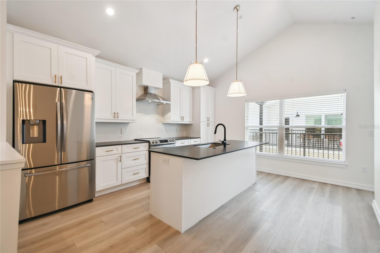 Image 9 of 35 For 1602 Park Lake Street 2