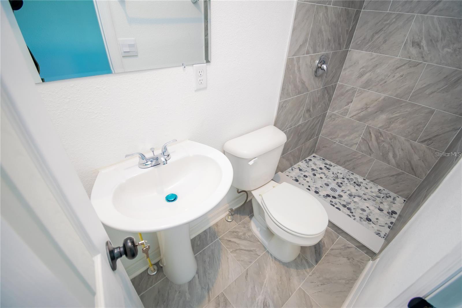 Image 20 of 27 For 410 Arroyo Lane