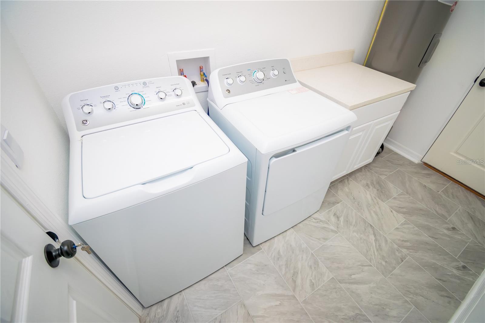 Image 21 of 27 For 410 Arroyo Lane