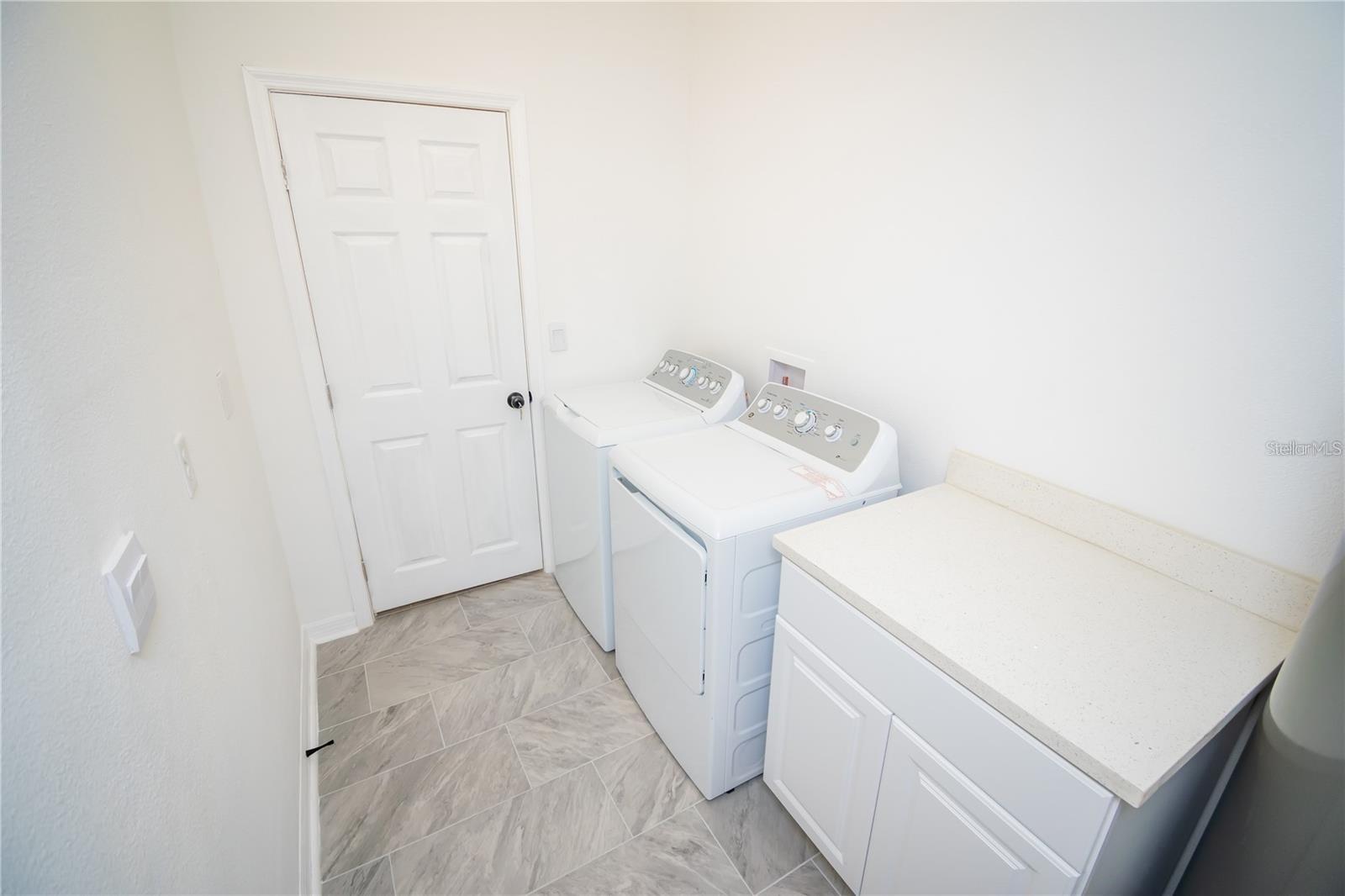 Image 22 of 27 For 410 Arroyo Lane