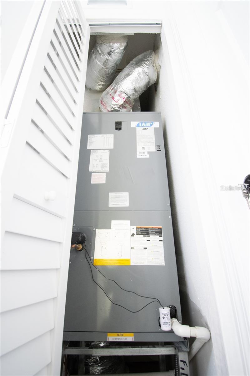 Image 23 of 27 For 410 Arroyo Lane