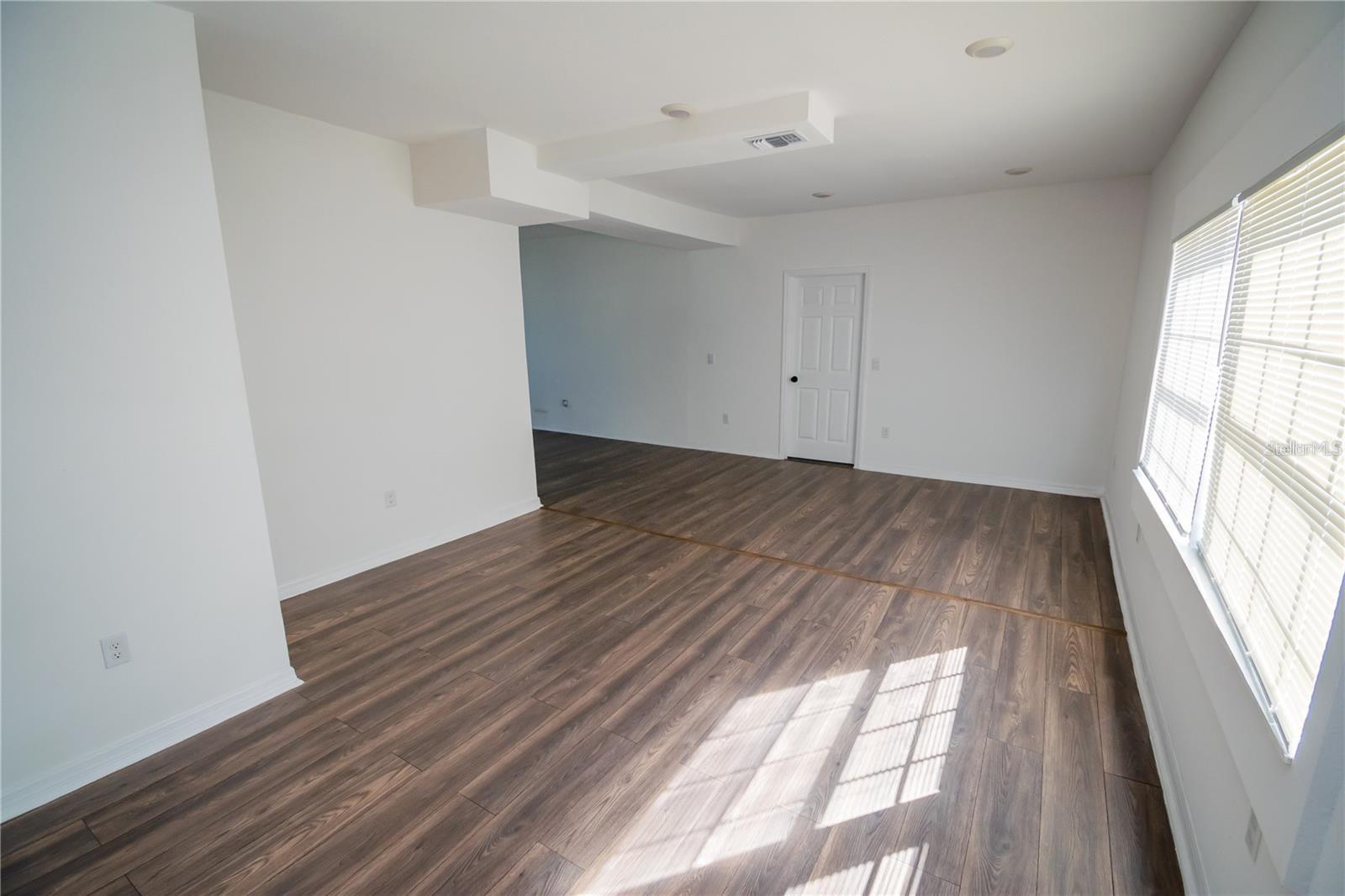 Image 6 of 27 For 410 Arroyo Lane