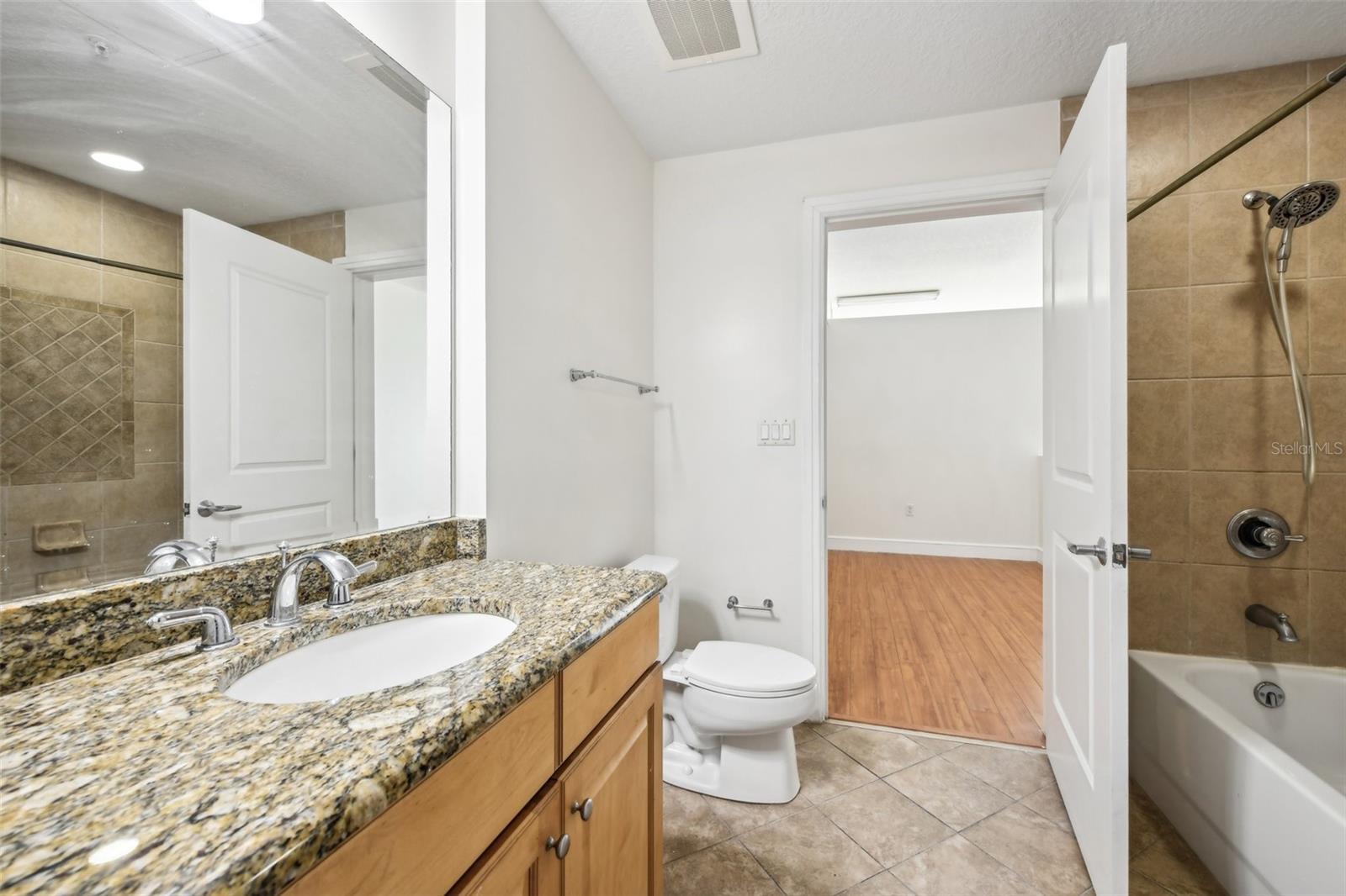 Image 24 of 26 For 101 Eola Drive 707