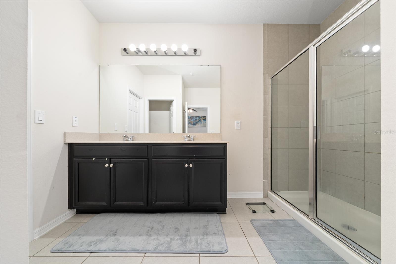 Image 18 of 27 For 15182 Sunrise Grove Court