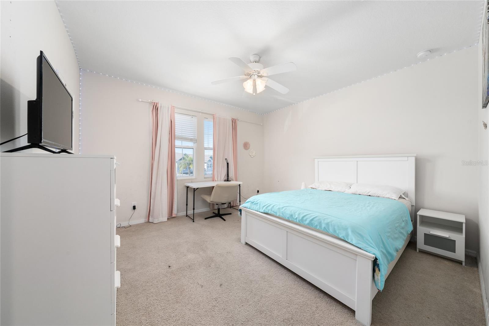 Image 21 of 27 For 15182 Sunrise Grove Court