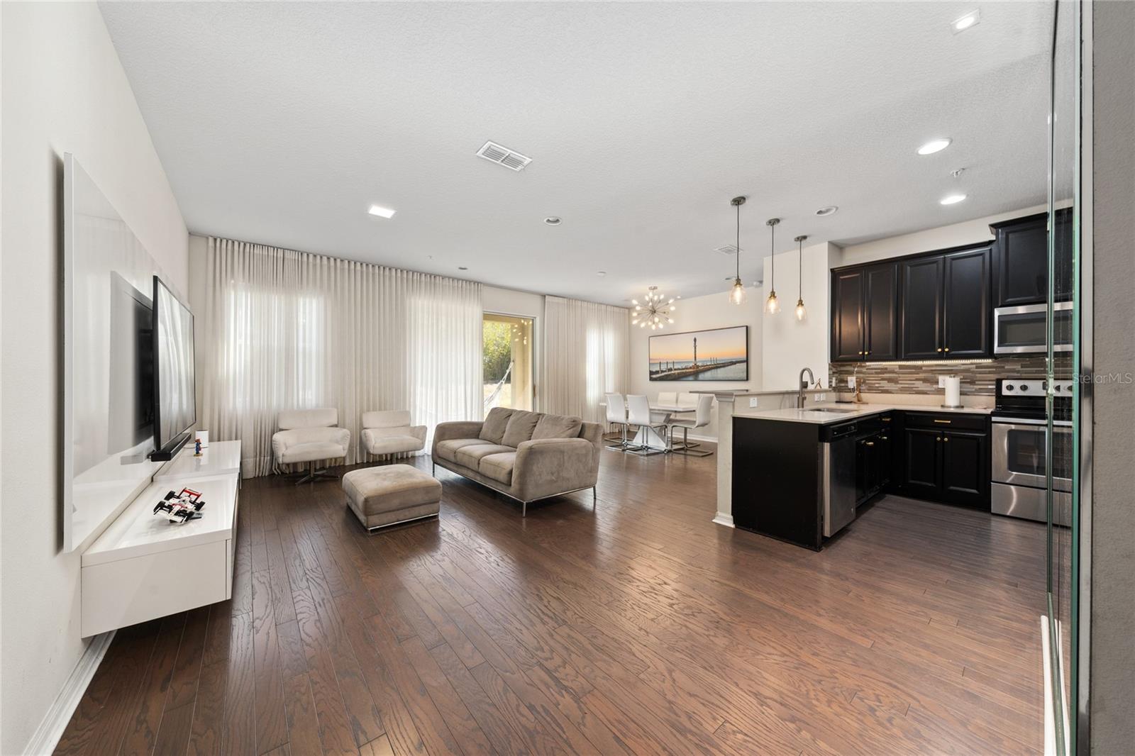 Image 6 of 27 For 15182 Sunrise Grove Court