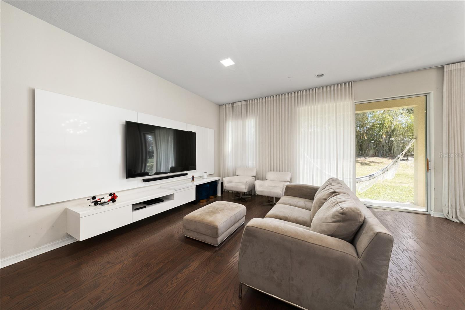 Image 7 of 27 For 15182 Sunrise Grove Court