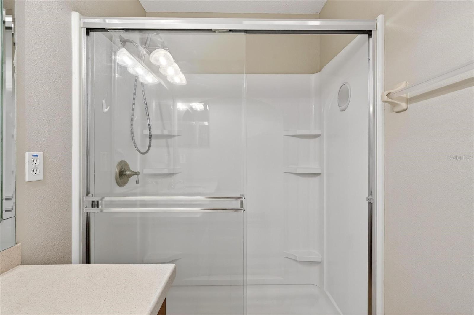 Image 31 of 55 For 1942 Beacon Bay Court