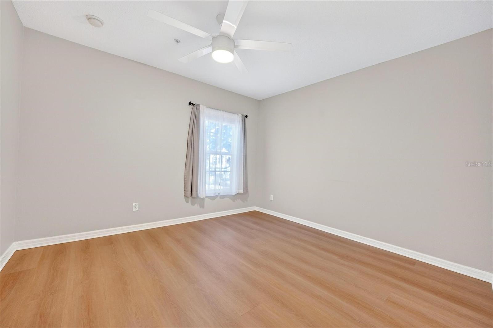 Image 34 of 55 For 1942 Beacon Bay Court