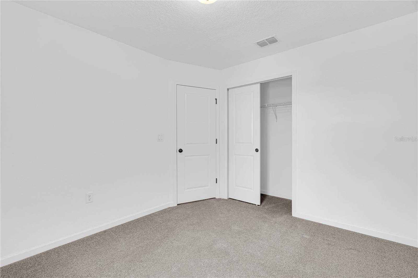 Image 18 of 35 For 1160 Lakeshore Breeze Place