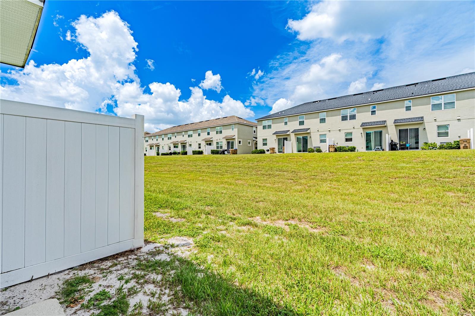 Image 9 of 35 For 1160 Lakeshore Breeze Place