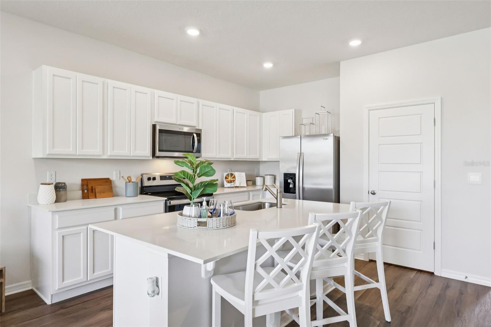 Image 10 of 31 For 2549 Olympic Court