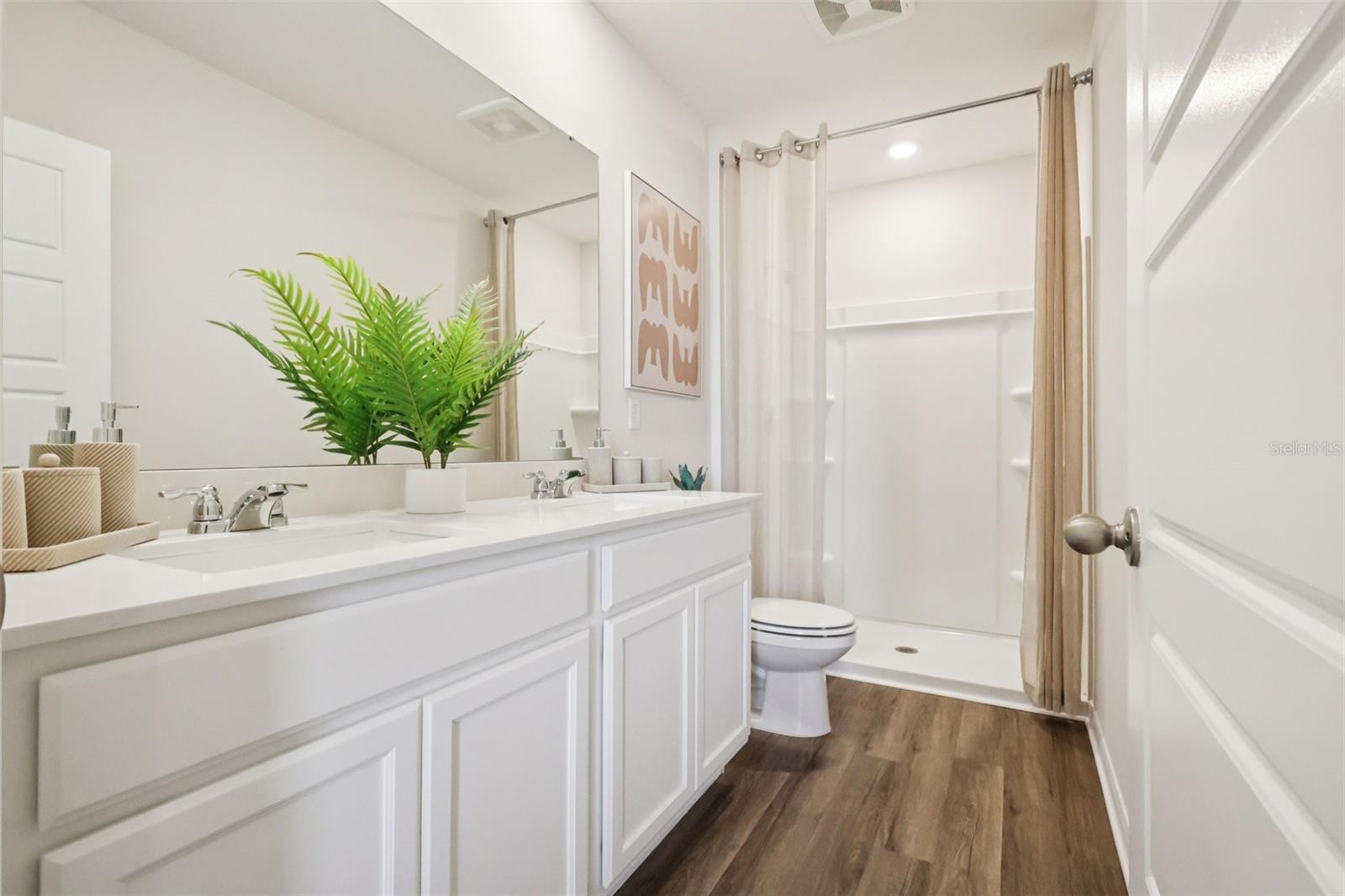 Image 22 of 31 For 2549 Olympic Court