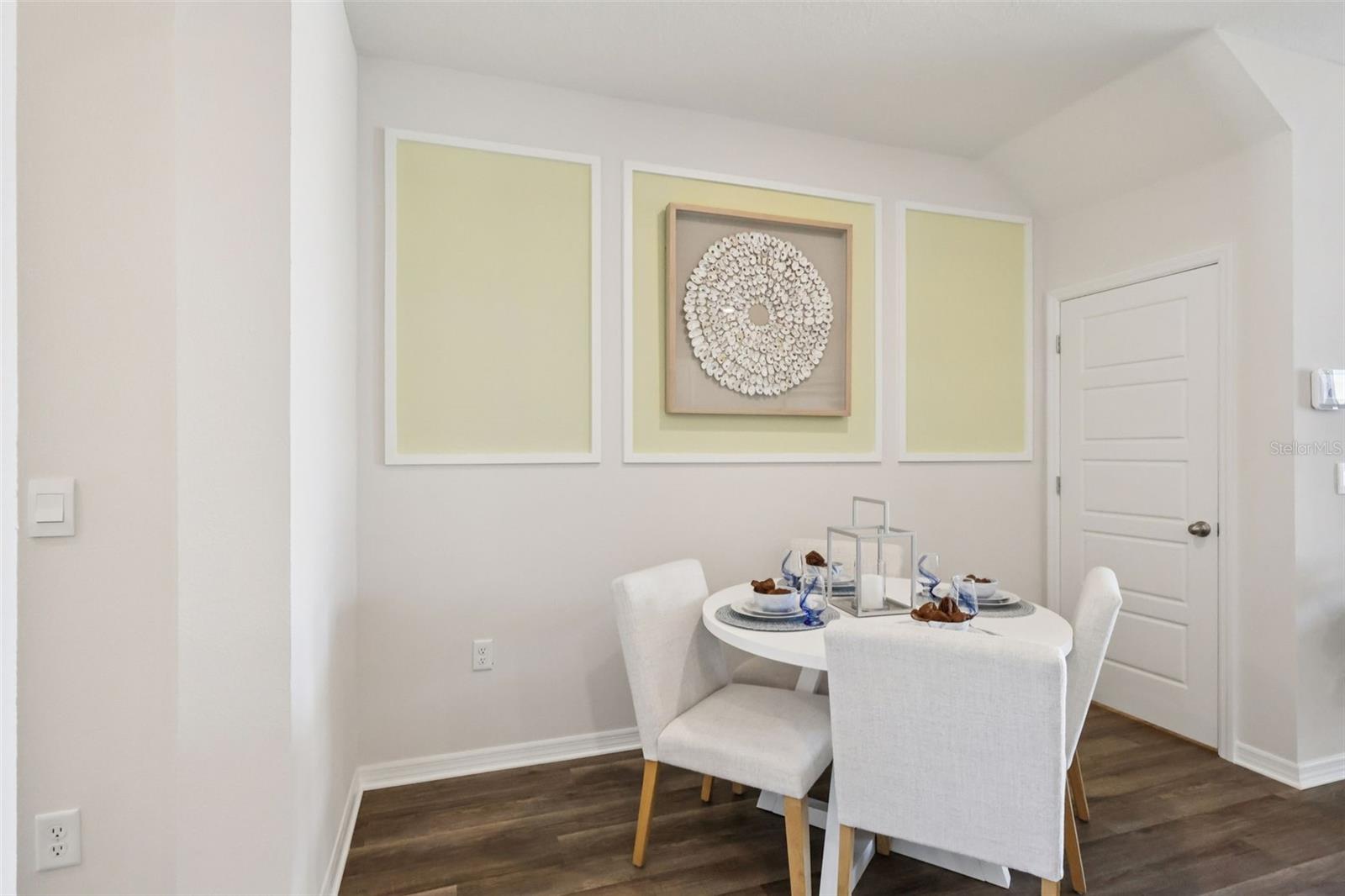 Image 7 of 31 For 2549 Olympic Court