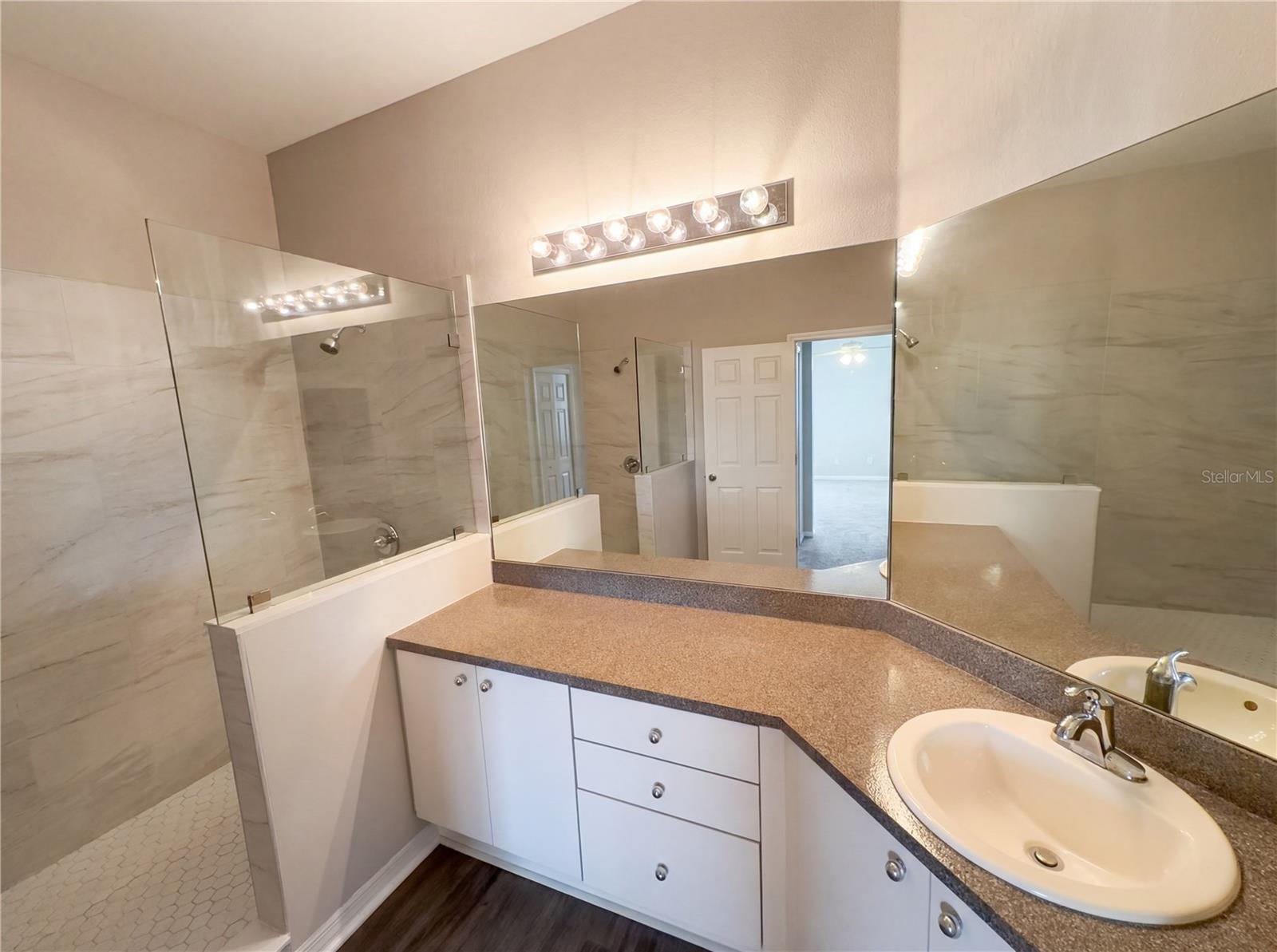 Image 8 of 28 For 11520 Captiva Kay Drive