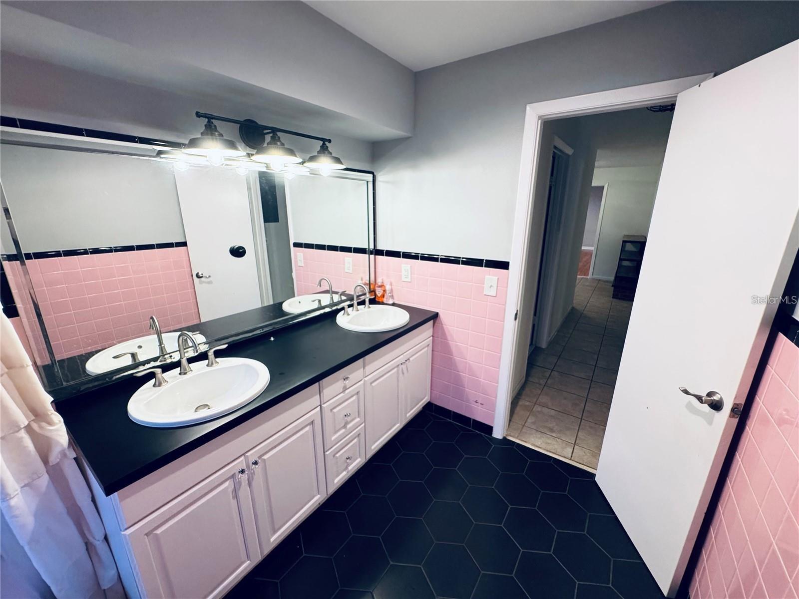 Image 19 of 26 For 2022 Edgewood Road