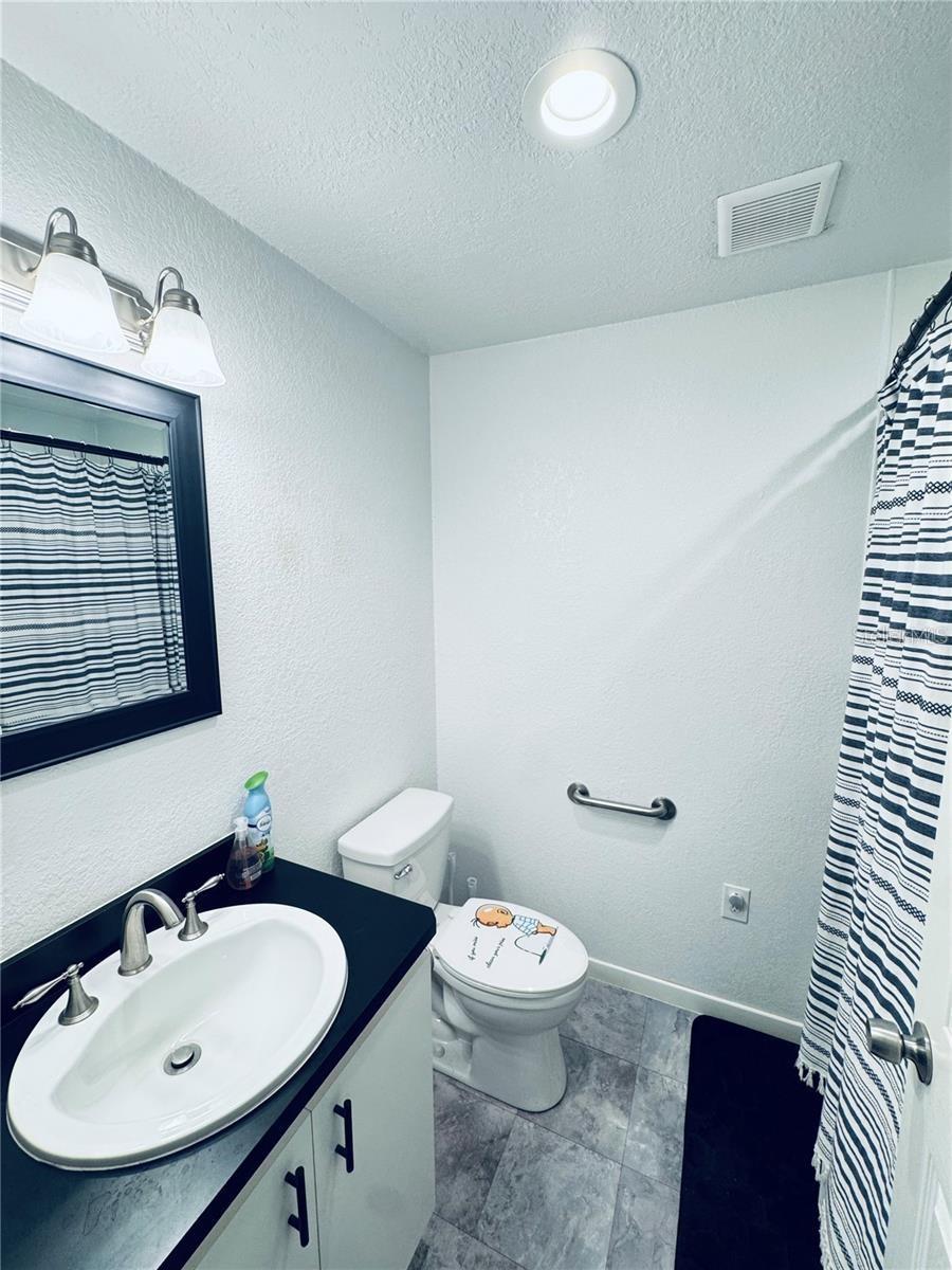 Image 20 of 26 For 2022 Edgewood Road