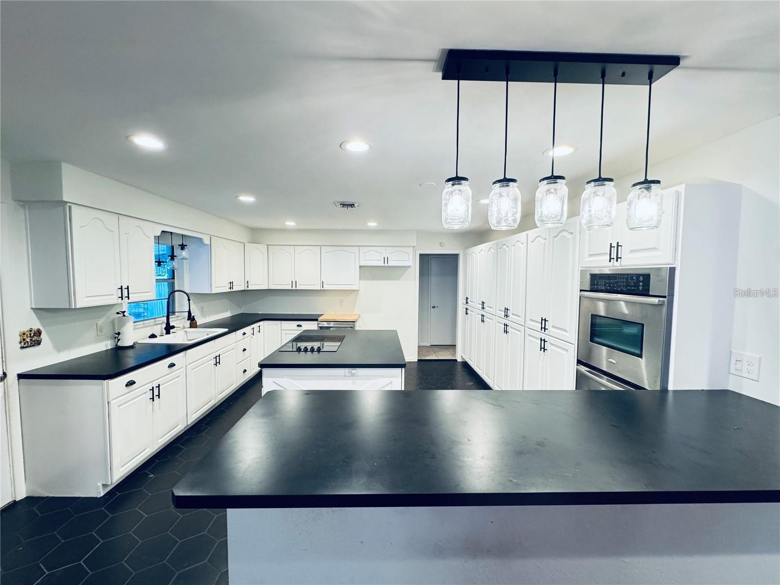 Image 9 of 26 For 2022 Edgewood Road