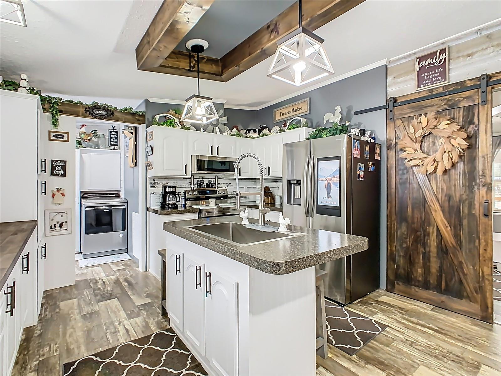 Image 10 of 35 For 214 Grove Ridge Drive