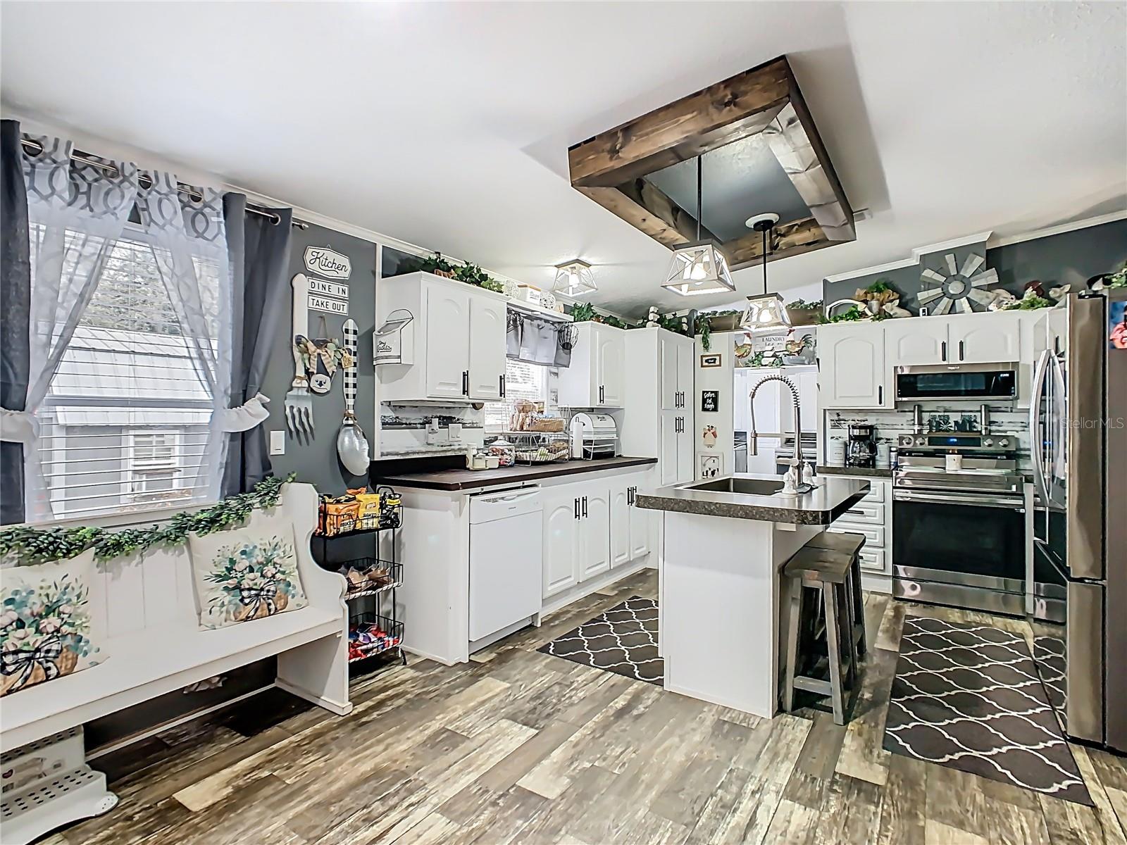 Image 11 of 35 For 214 Grove Ridge Drive