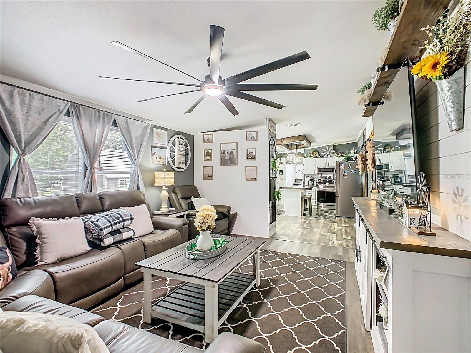 Image 17 of 35 For 214 Grove Ridge Drive