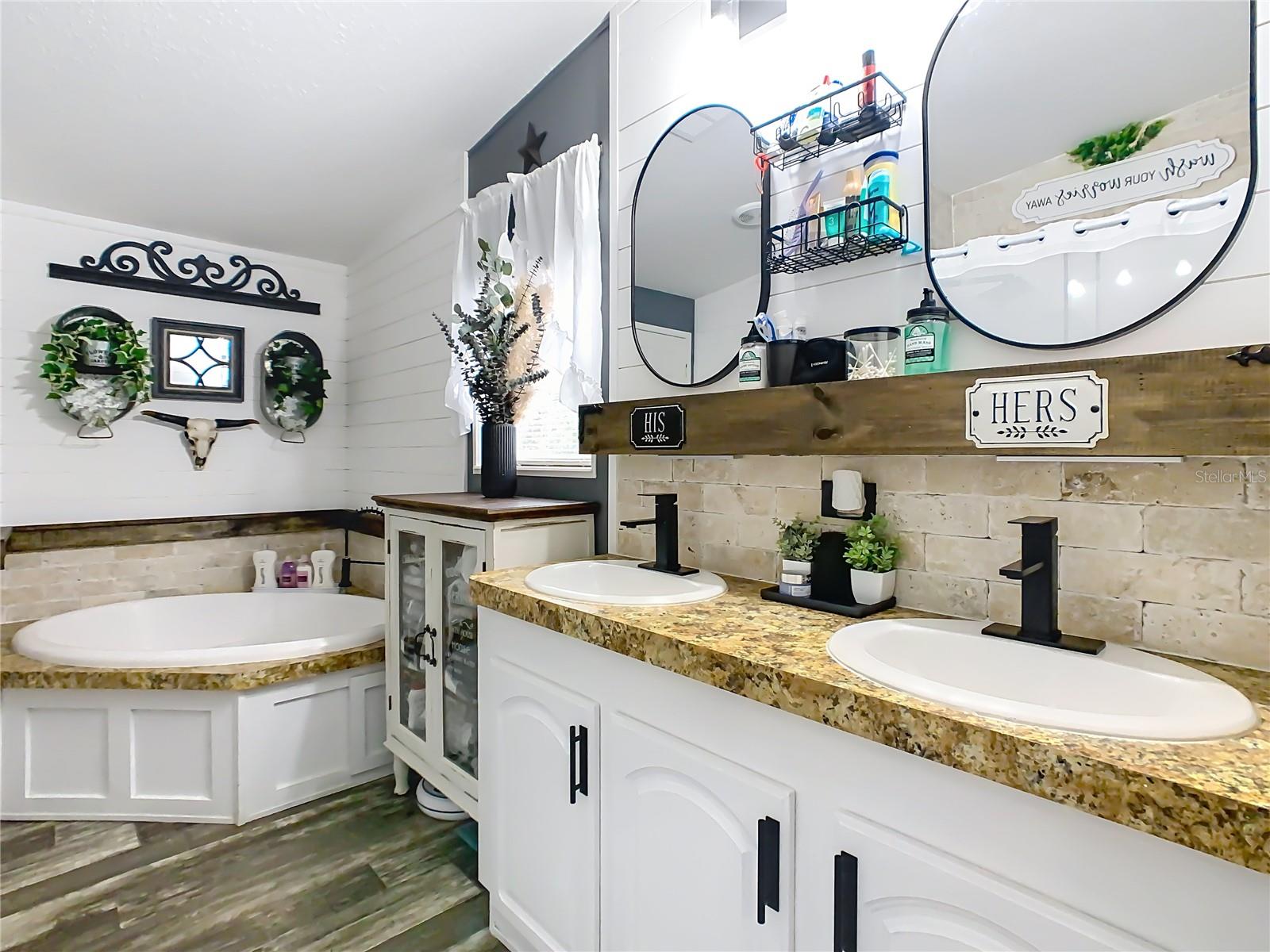 Image 21 of 35 For 214 Grove Ridge Drive