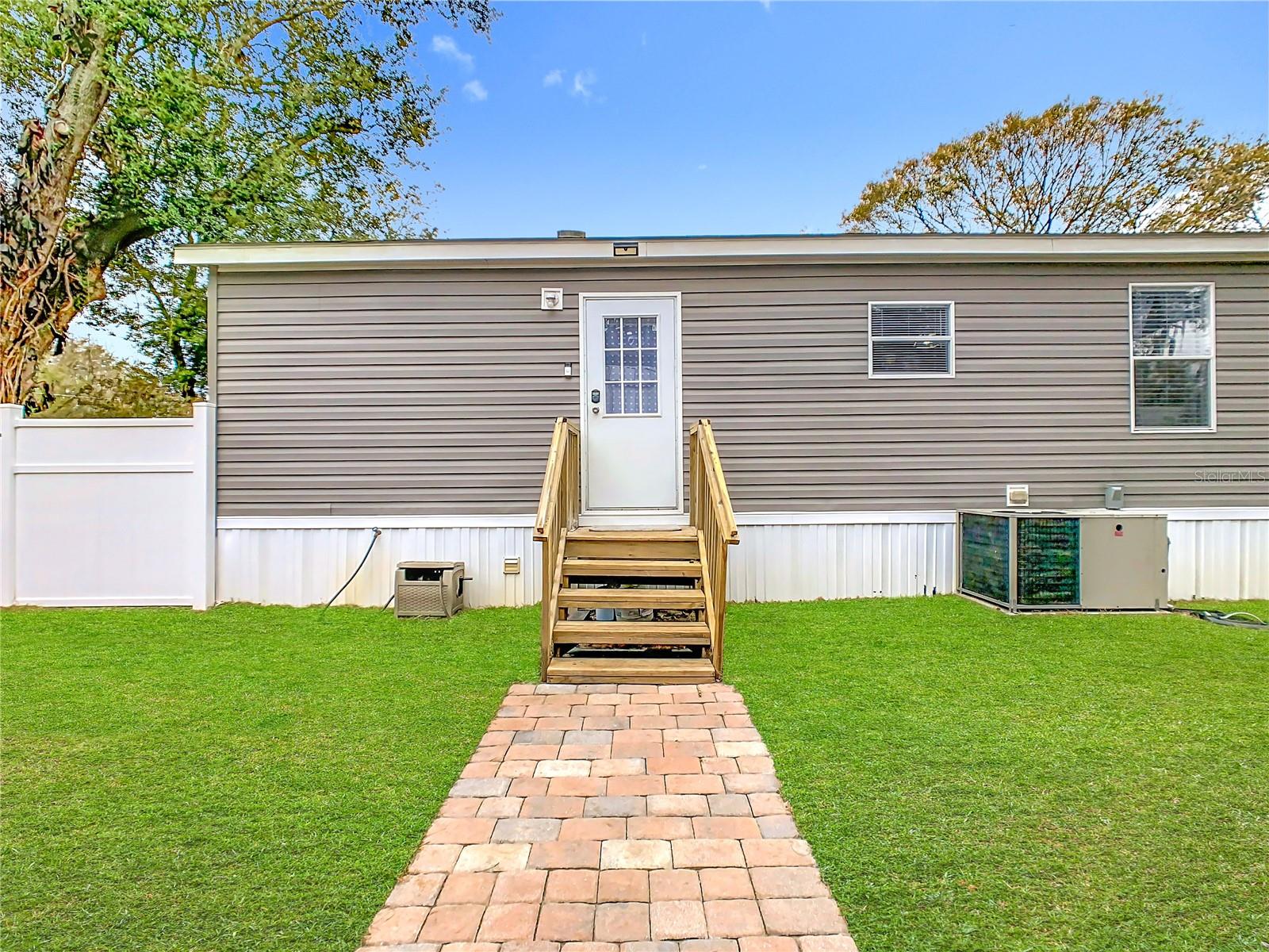 Image 30 of 35 For 214 Grove Ridge Drive