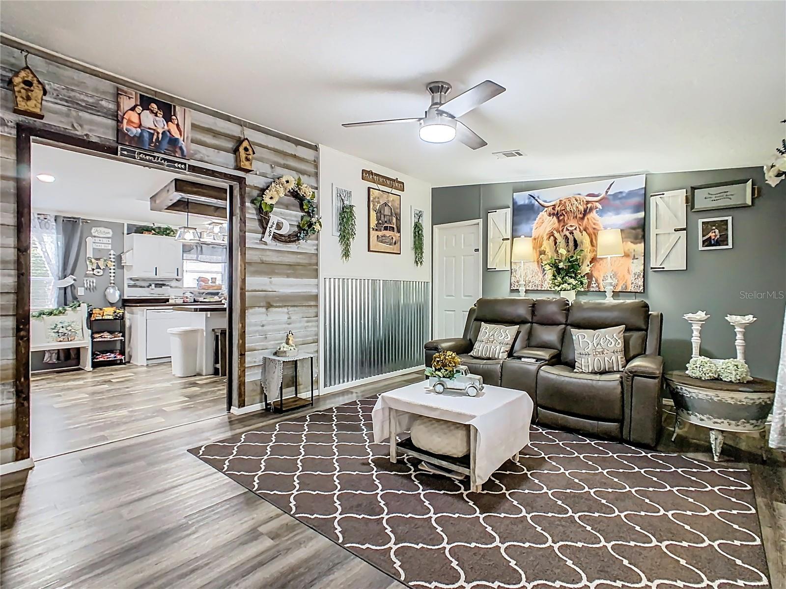 Image 7 of 35 For 214 Grove Ridge Drive