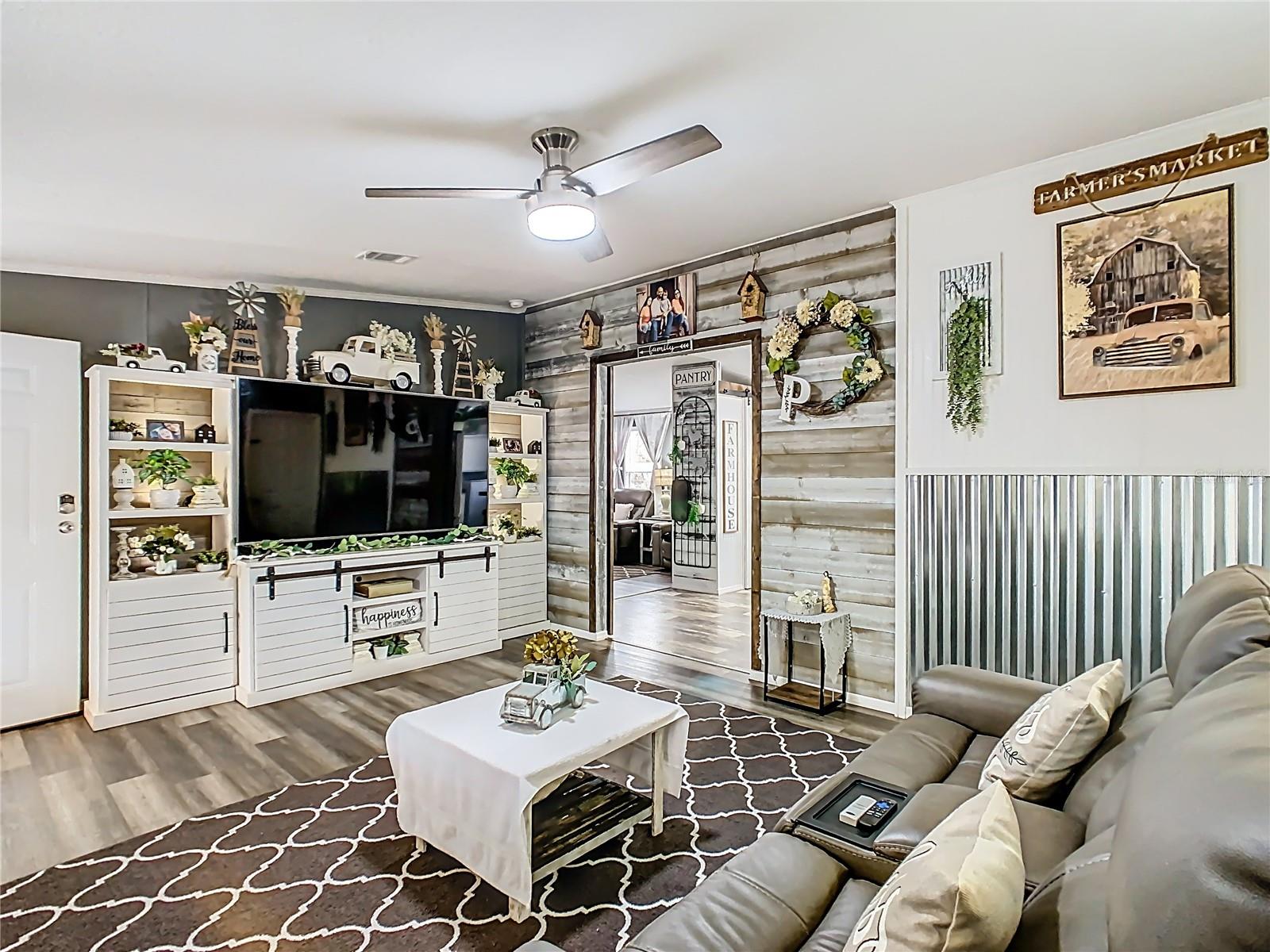 Image 8 of 35 For 214 Grove Ridge Drive