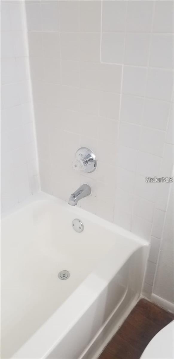 Image 15 of 36 For 246 Afton Square 105