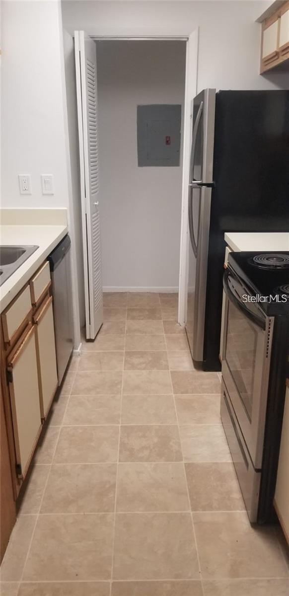 Image 5 of 36 For 246 Afton Square 105