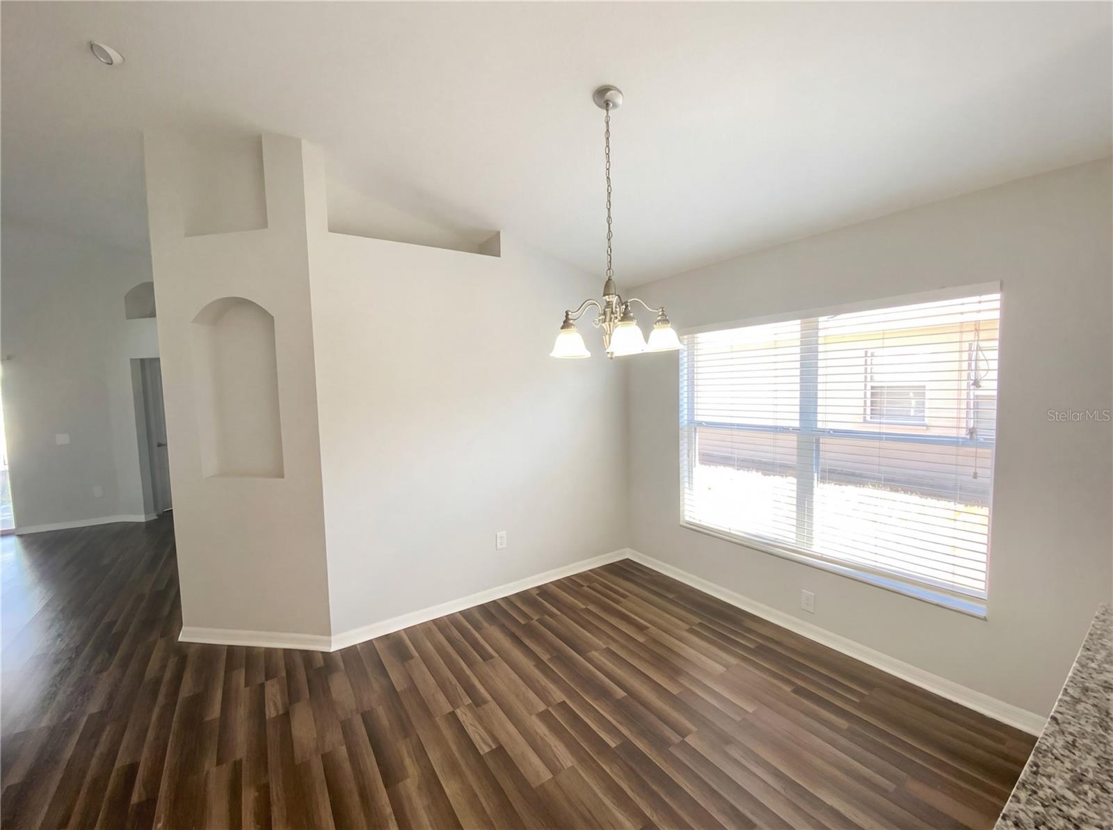 Image 10 of 25 For 13825 Royston Bend