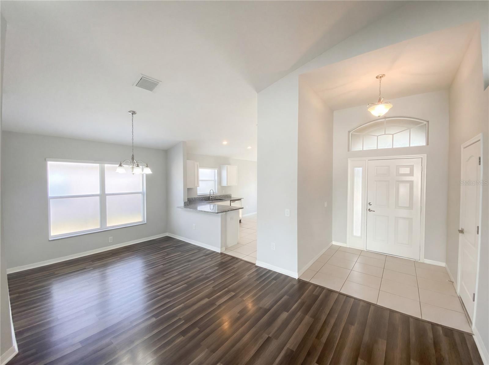 Image 11 of 25 For 13825 Royston Bend