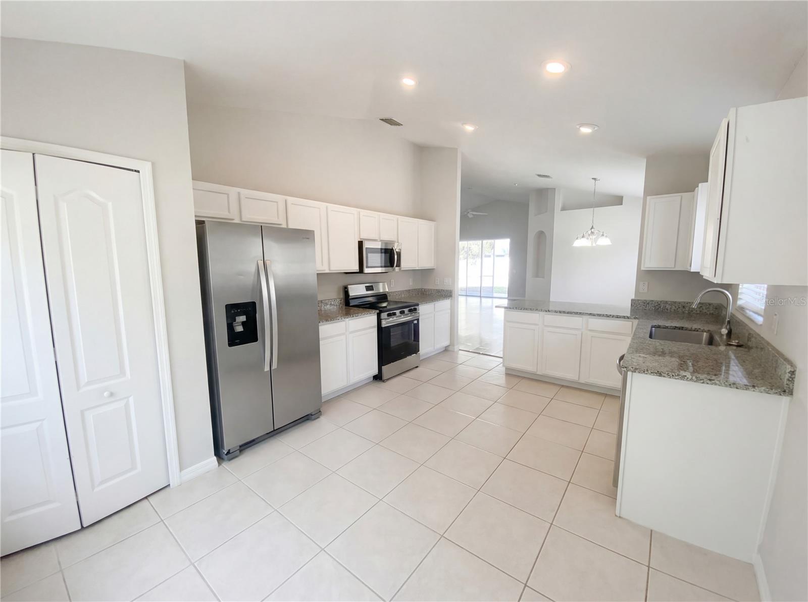 Image 2 of 25 For 13825 Royston Bend