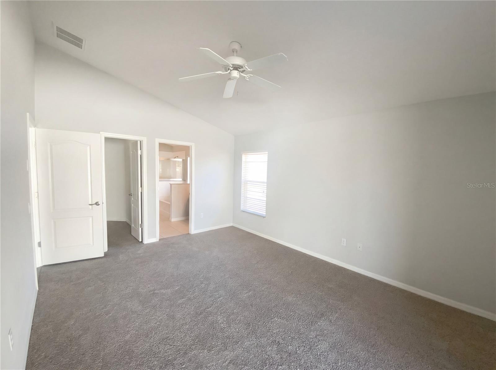 Image 20 of 25 For 13825 Royston Bend