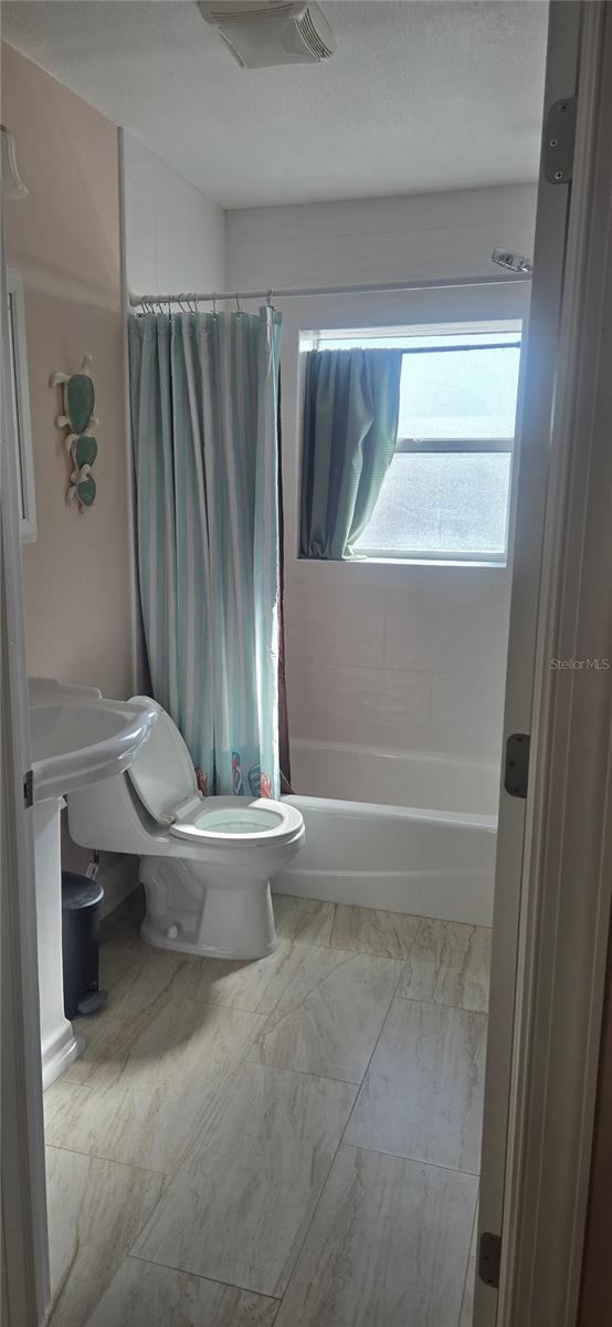 Image 10 of 21 For 538 Crystal Drive